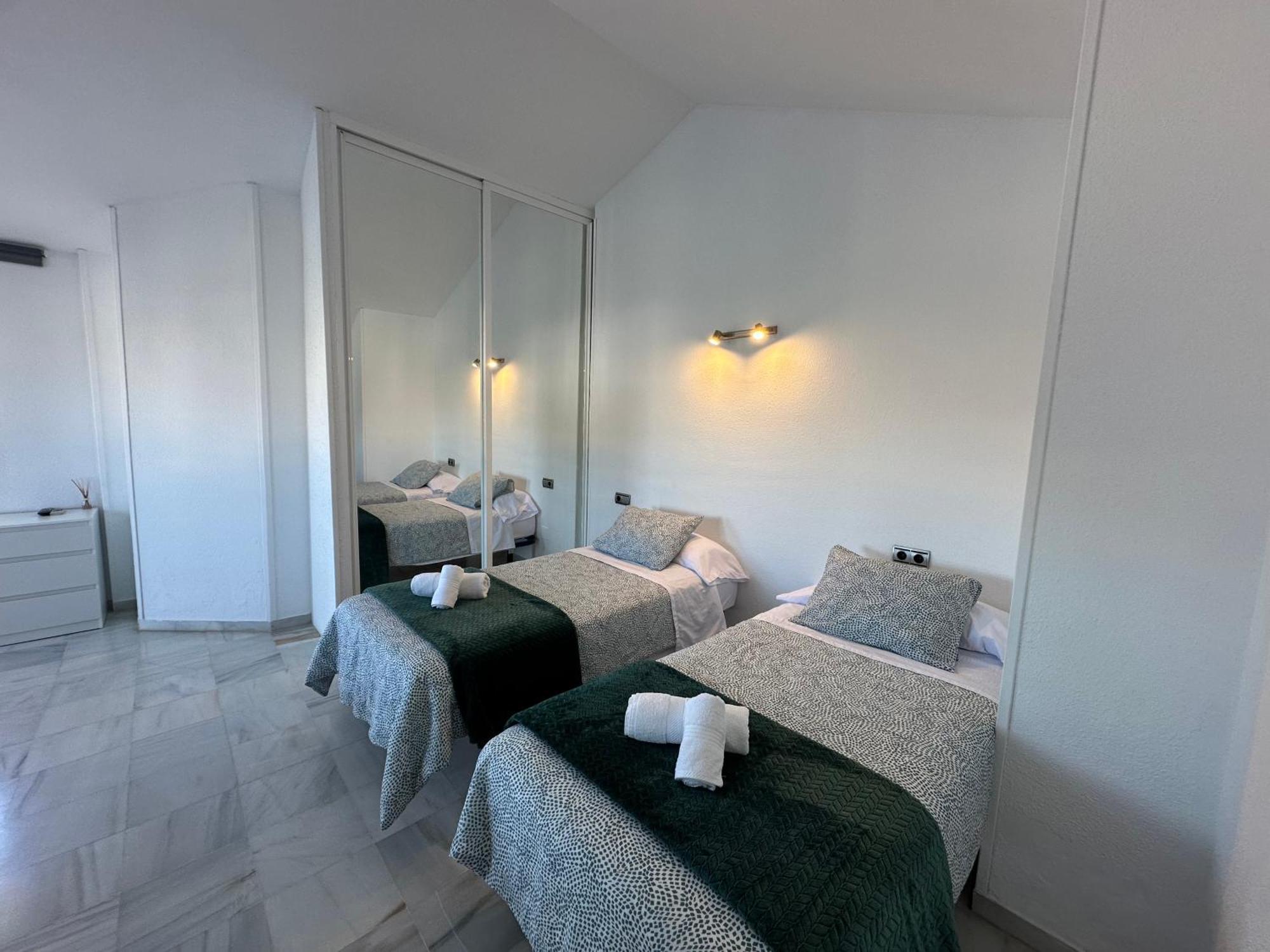 Apartamento Luminoso Atico Duplex Con Vistas Al Mar Málaga Exterior foto